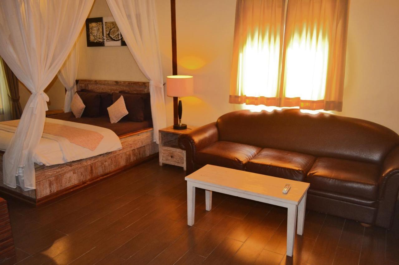 Joglo Villa Bali Penatih Екстериор снимка