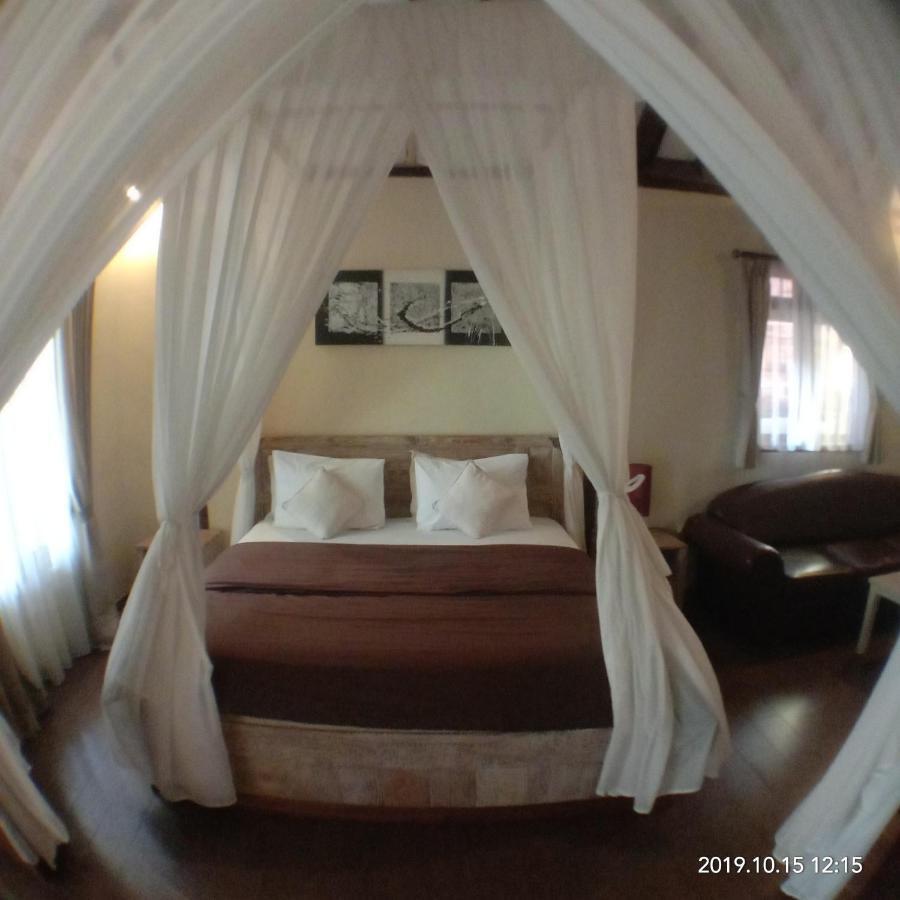 Joglo Villa Bali Penatih Екстериор снимка